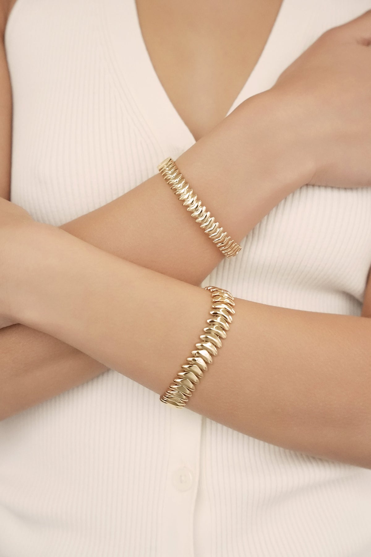 Metal Moderna Bangle