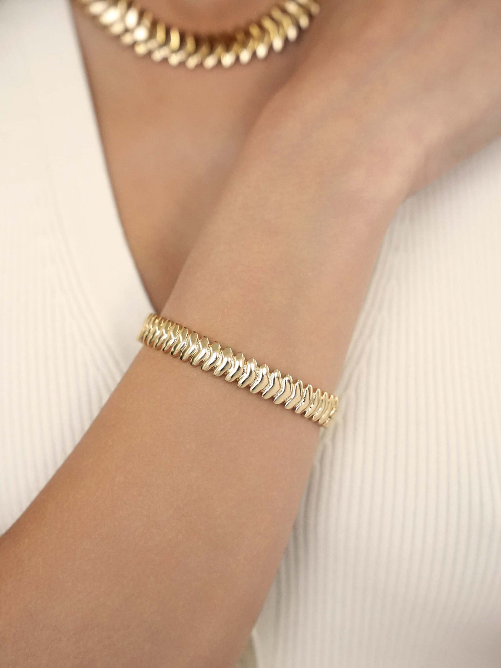 Metal Moderna Bangle