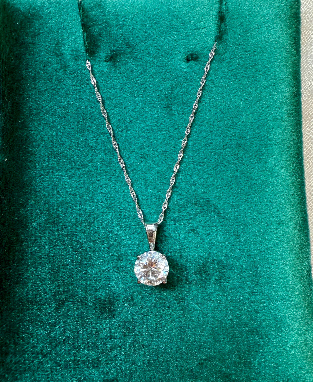 Special Edition - Elizabeth Diamonds - 1 Carat Pendant Necklace
