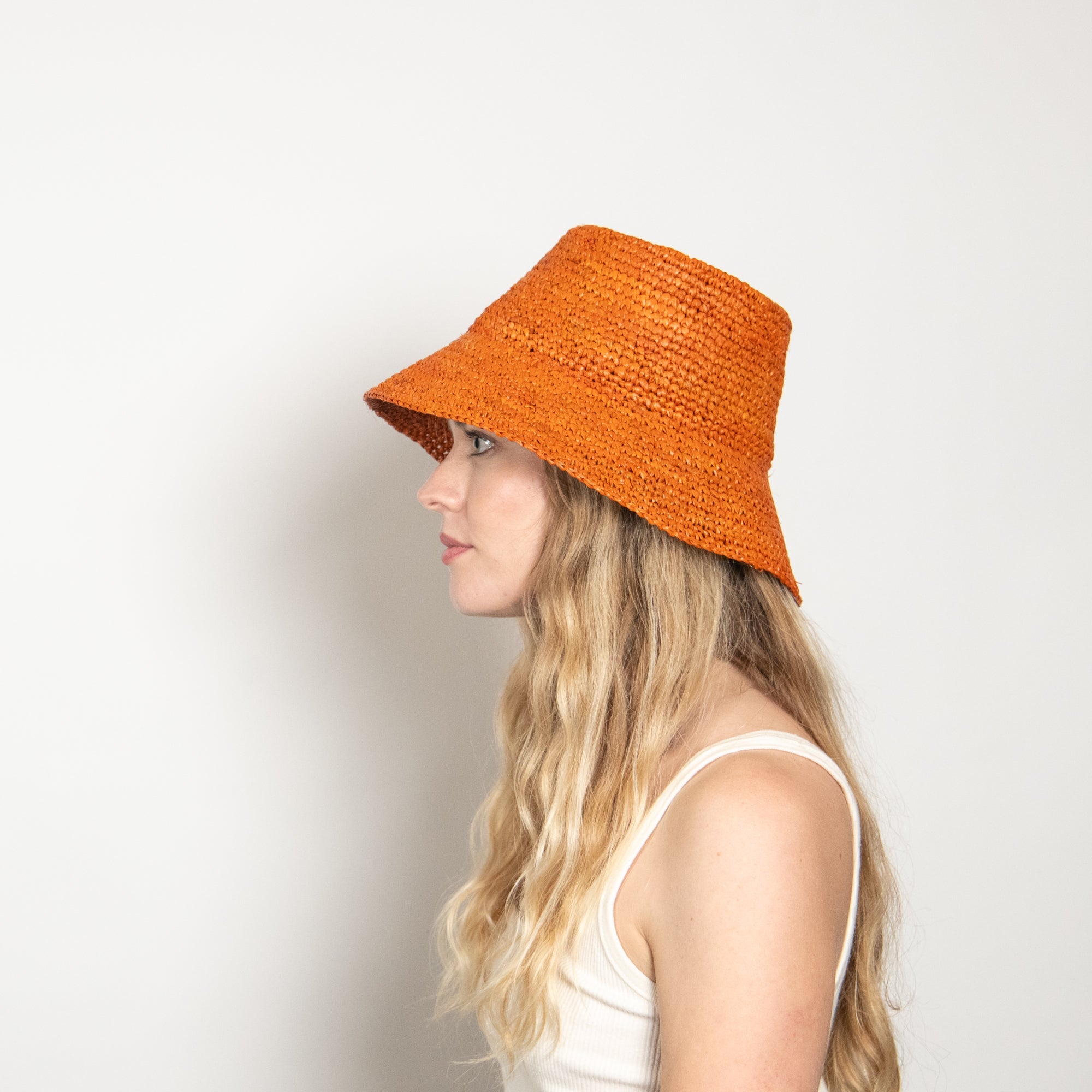 Tali Raffia Bucket in Rust