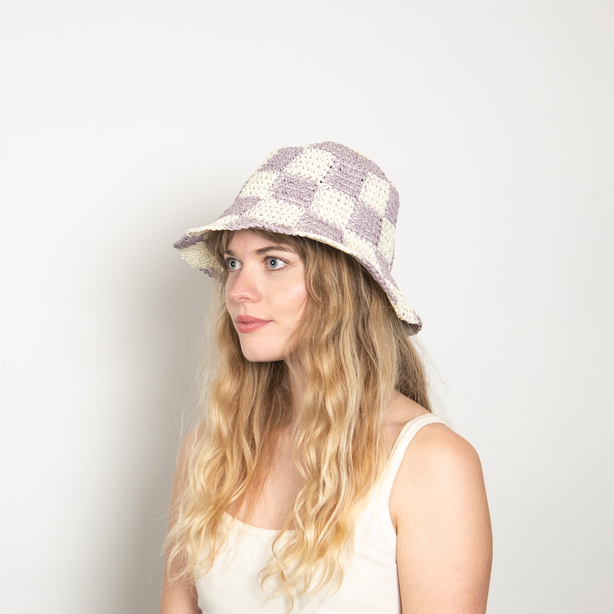 Sadie Paper Straw Bucket in Mauve Ivory