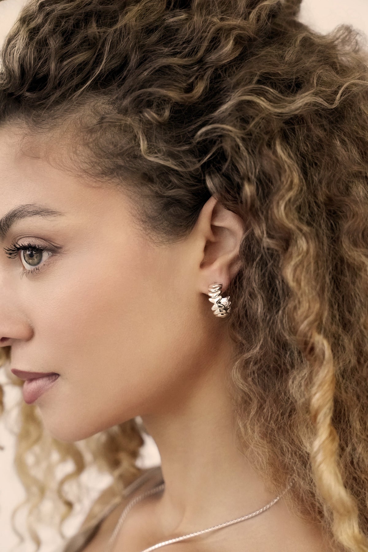 Small Metal Moderna Hoops