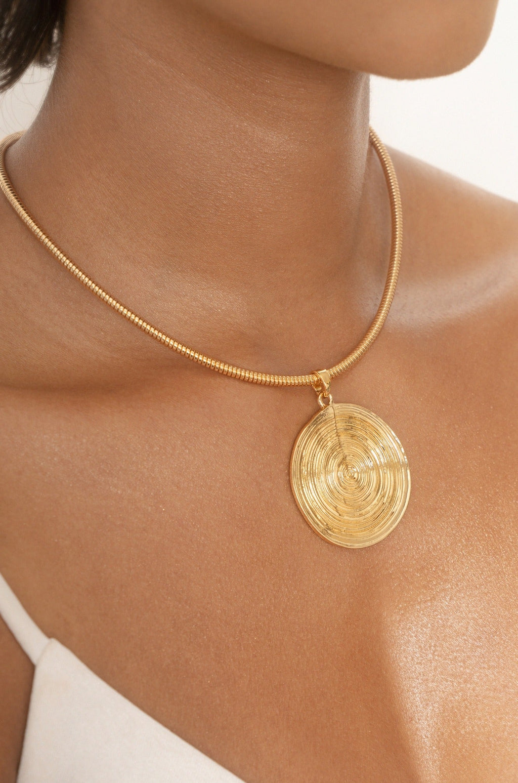Swirl Pendant Choker Necklace