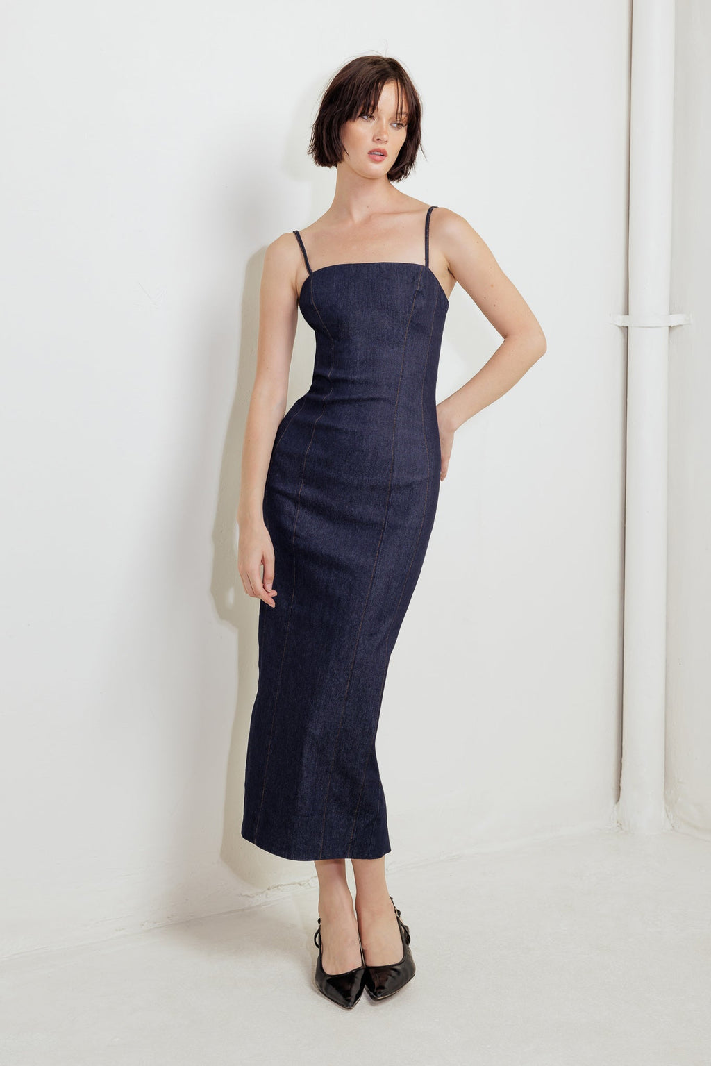 QUIET CURVE DARK DENIM MIDI DRESS