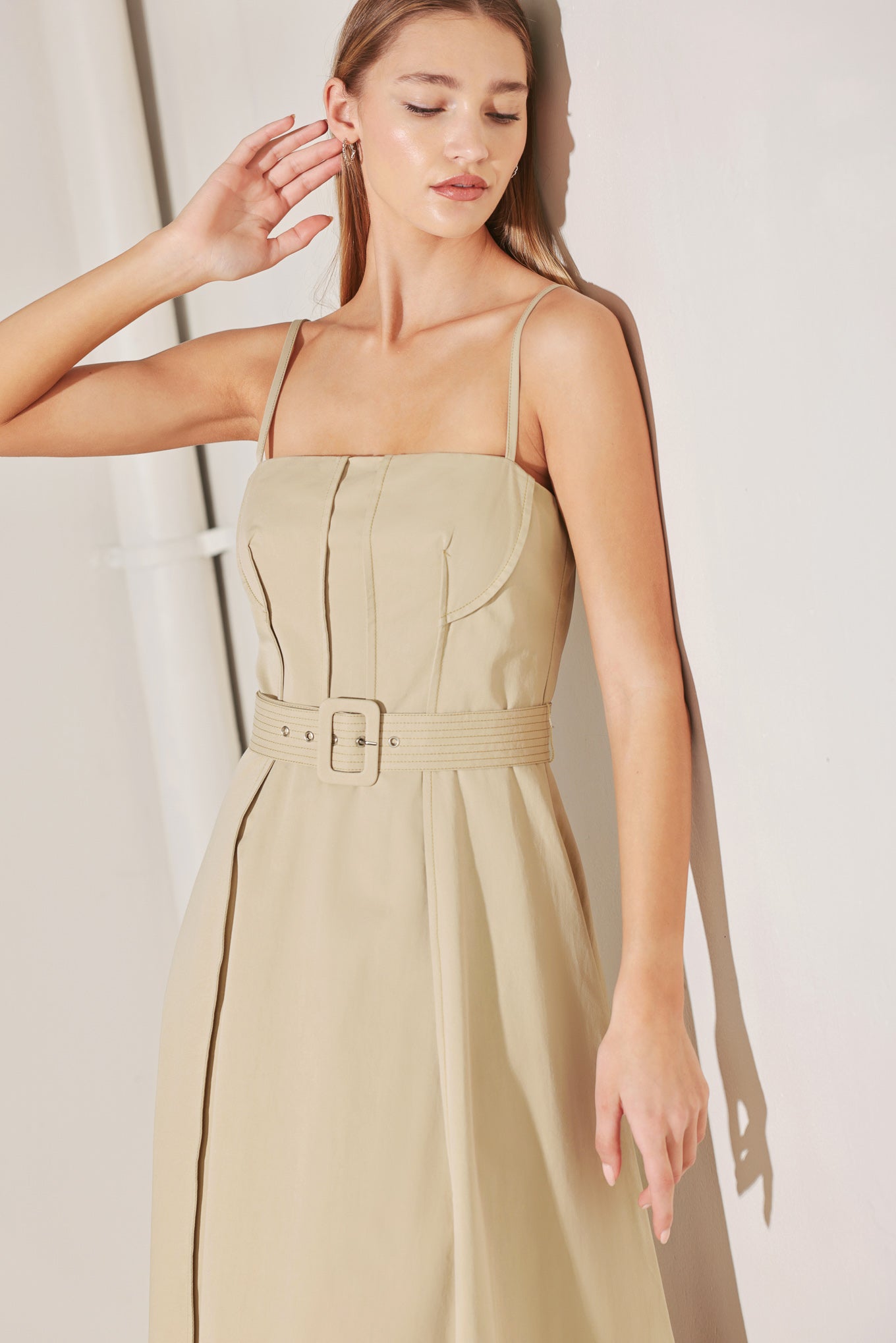 UNDERSTATED ICON WOVEN MIDI DRESS