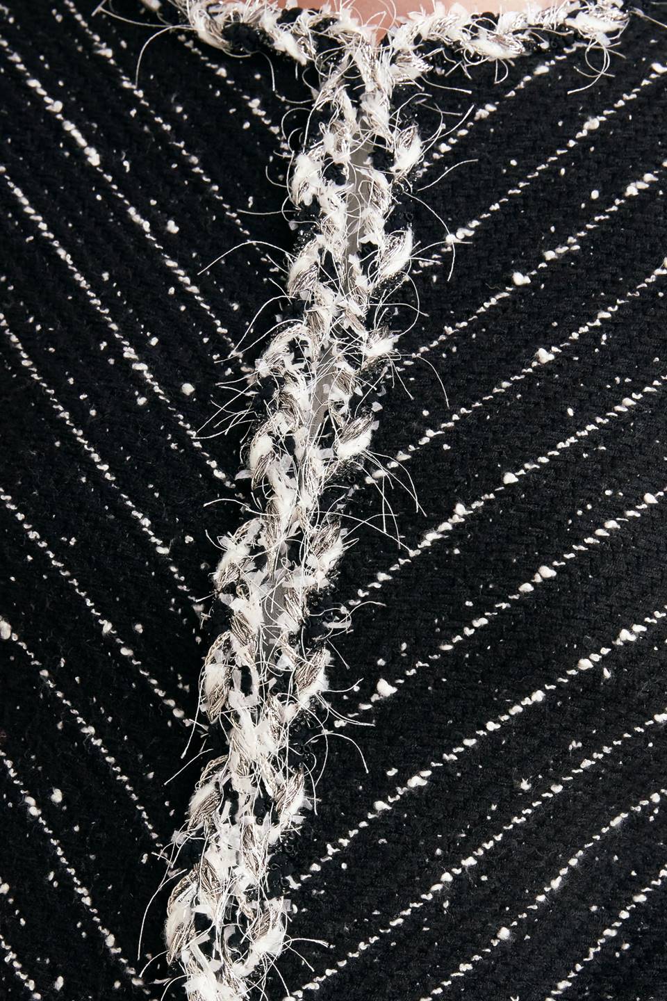 NOIR LINEAR SWEATER KNIT JACKET