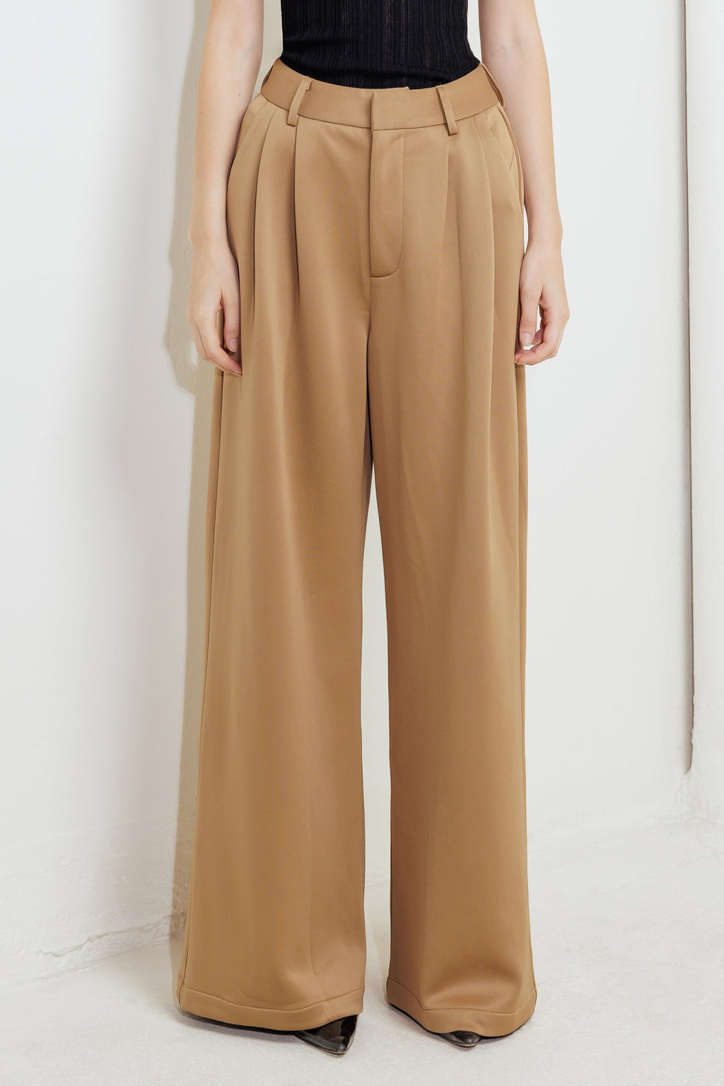 ROMANTIC PETAL WOVEN PANTS