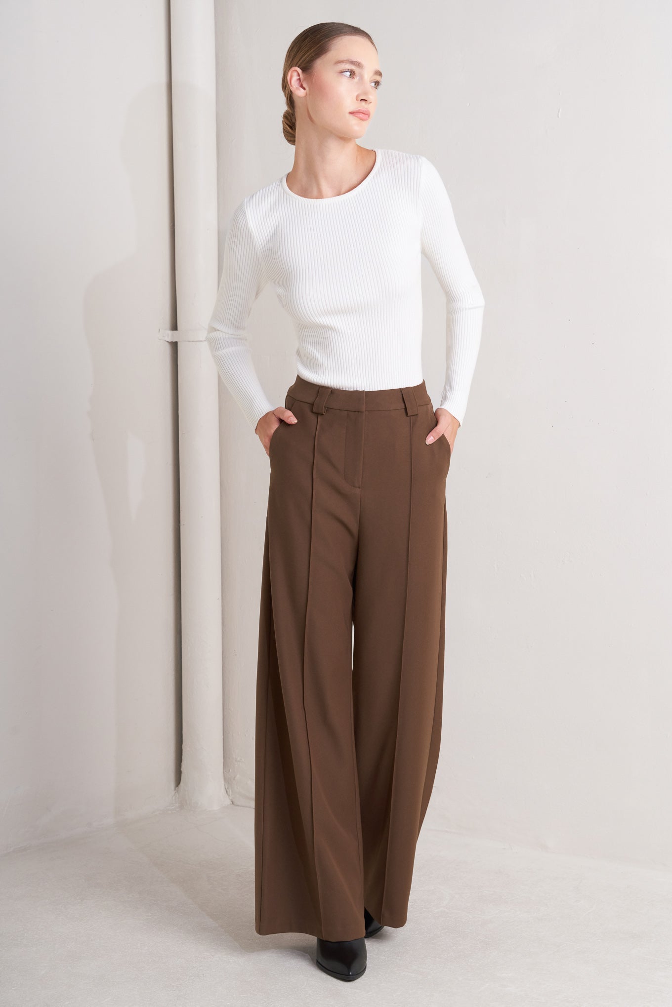MONDAY FLOW BROWN WOVEN PANTS