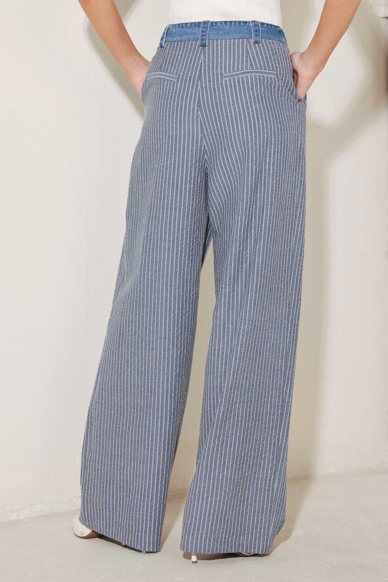 MARINA PINSTRIPE WOVEN SEERSUCKER PANTS