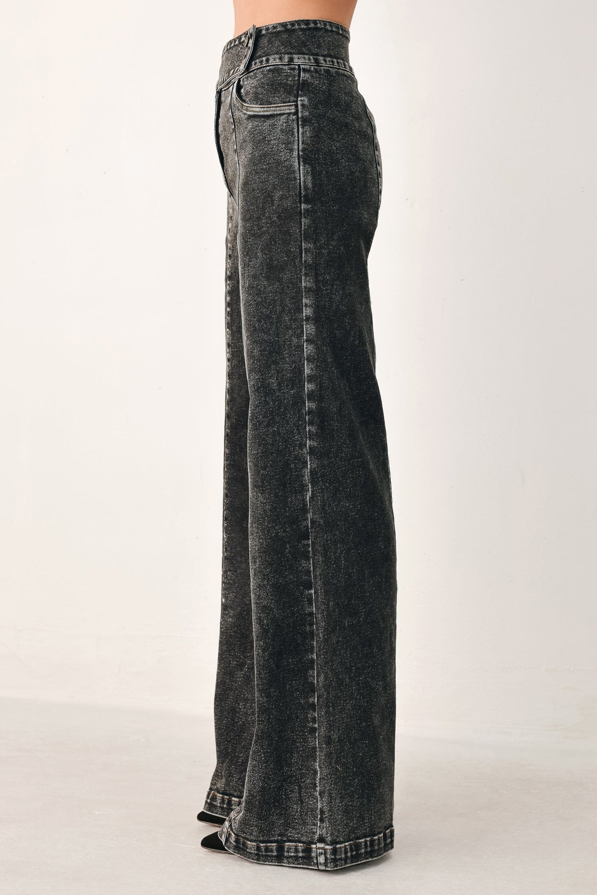 Downtown Edge Crossover Denim Pants