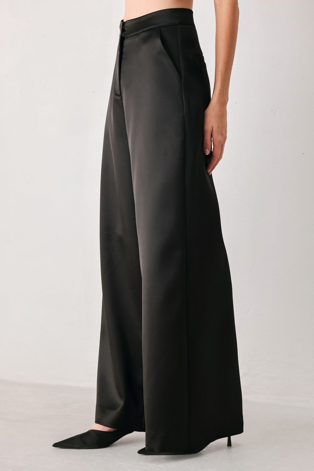 Modern Noir Wide-Leg Pants