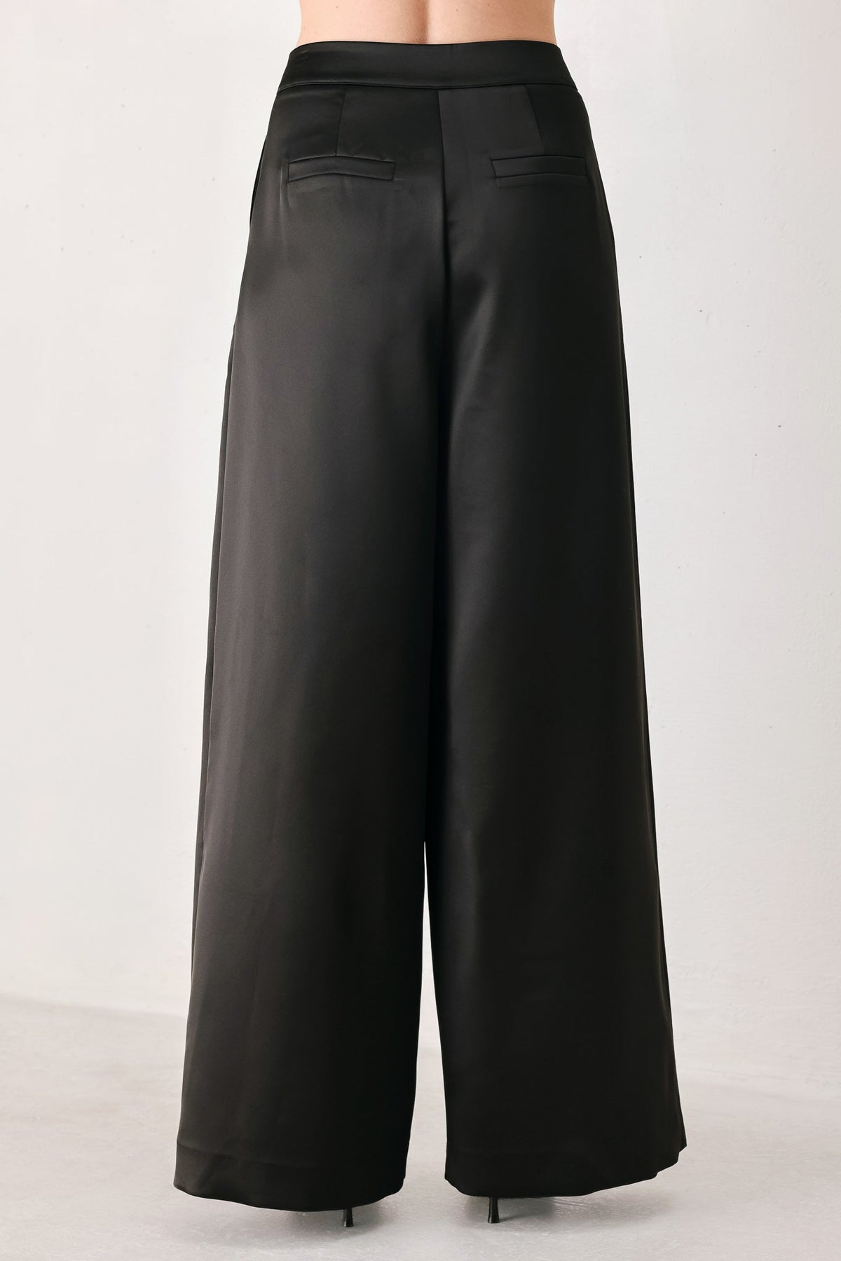 Modern Noir Wide-Leg Pants