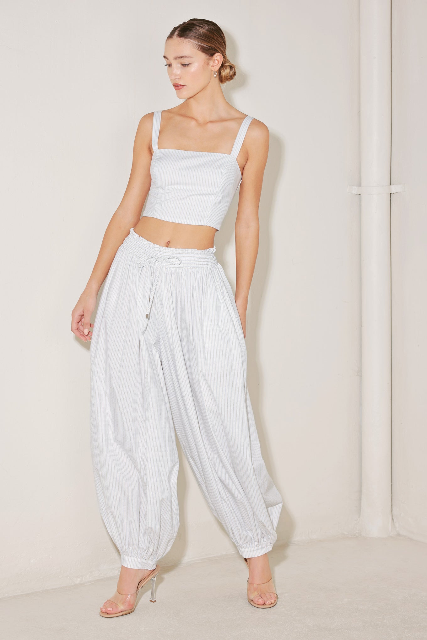 OCEAN BREEZE WOVEN CROP TOP