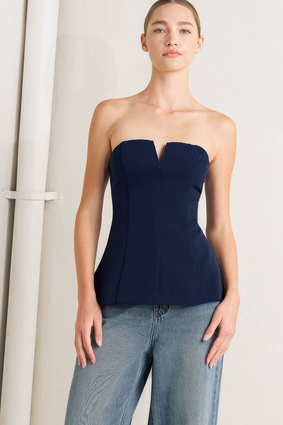 Noir Contour Top