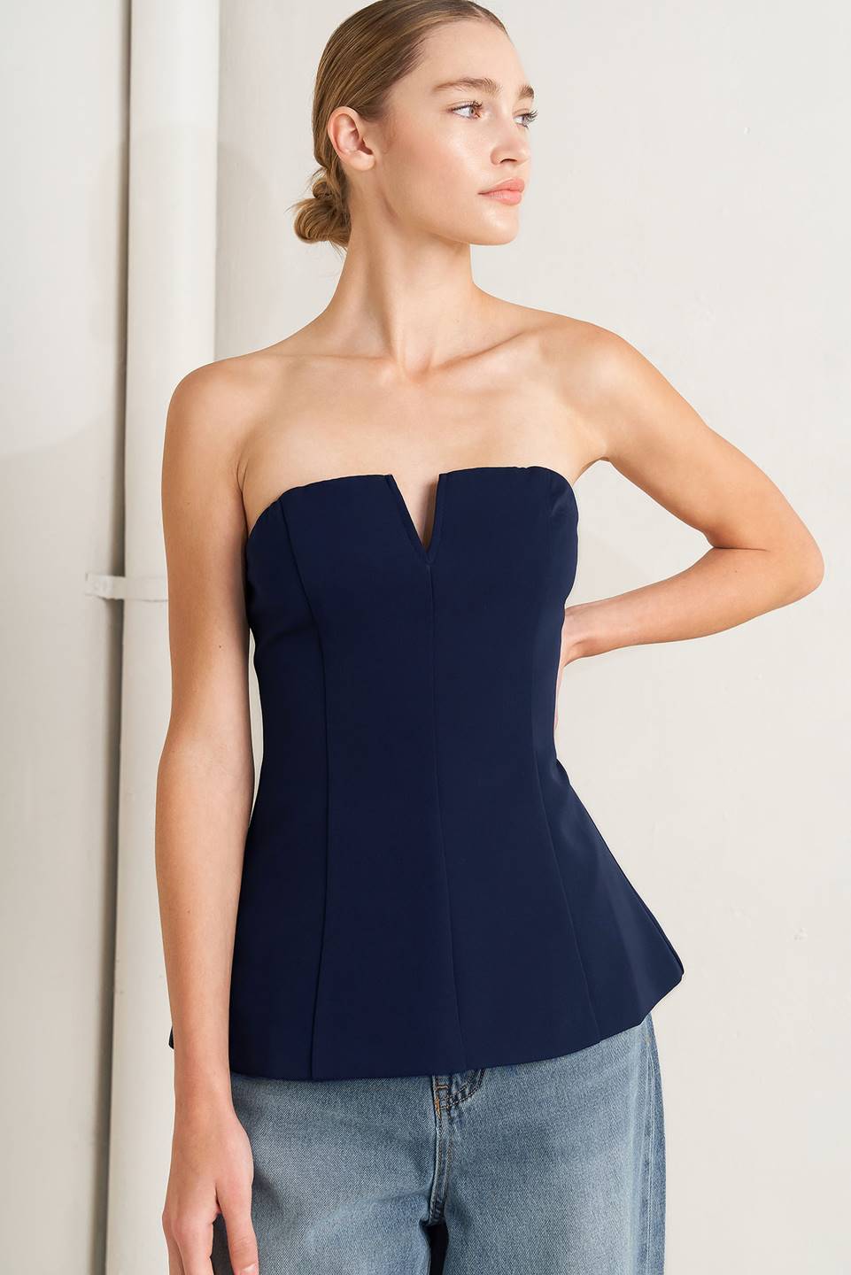 Noir Contour Top