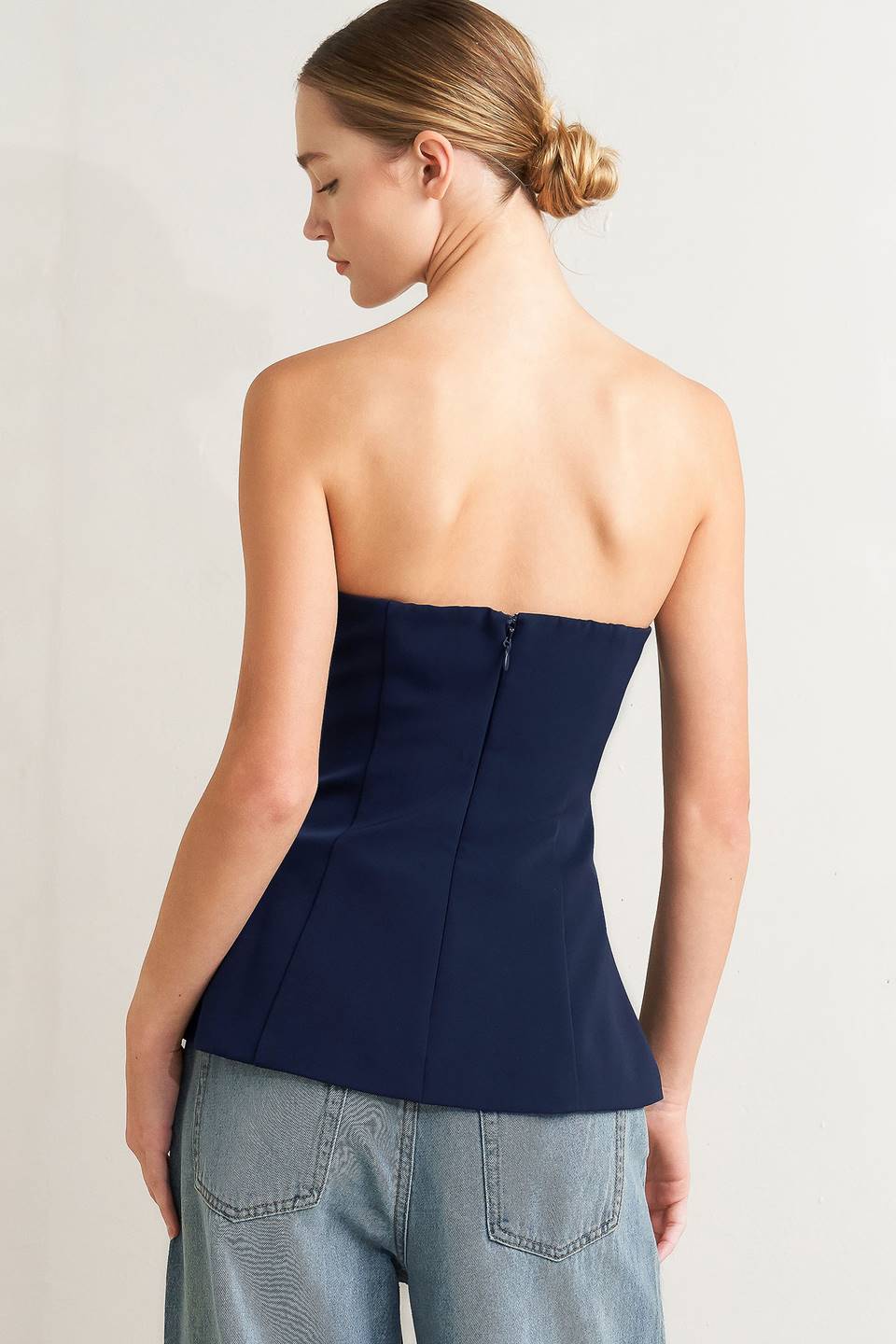 Noir Contour Top
