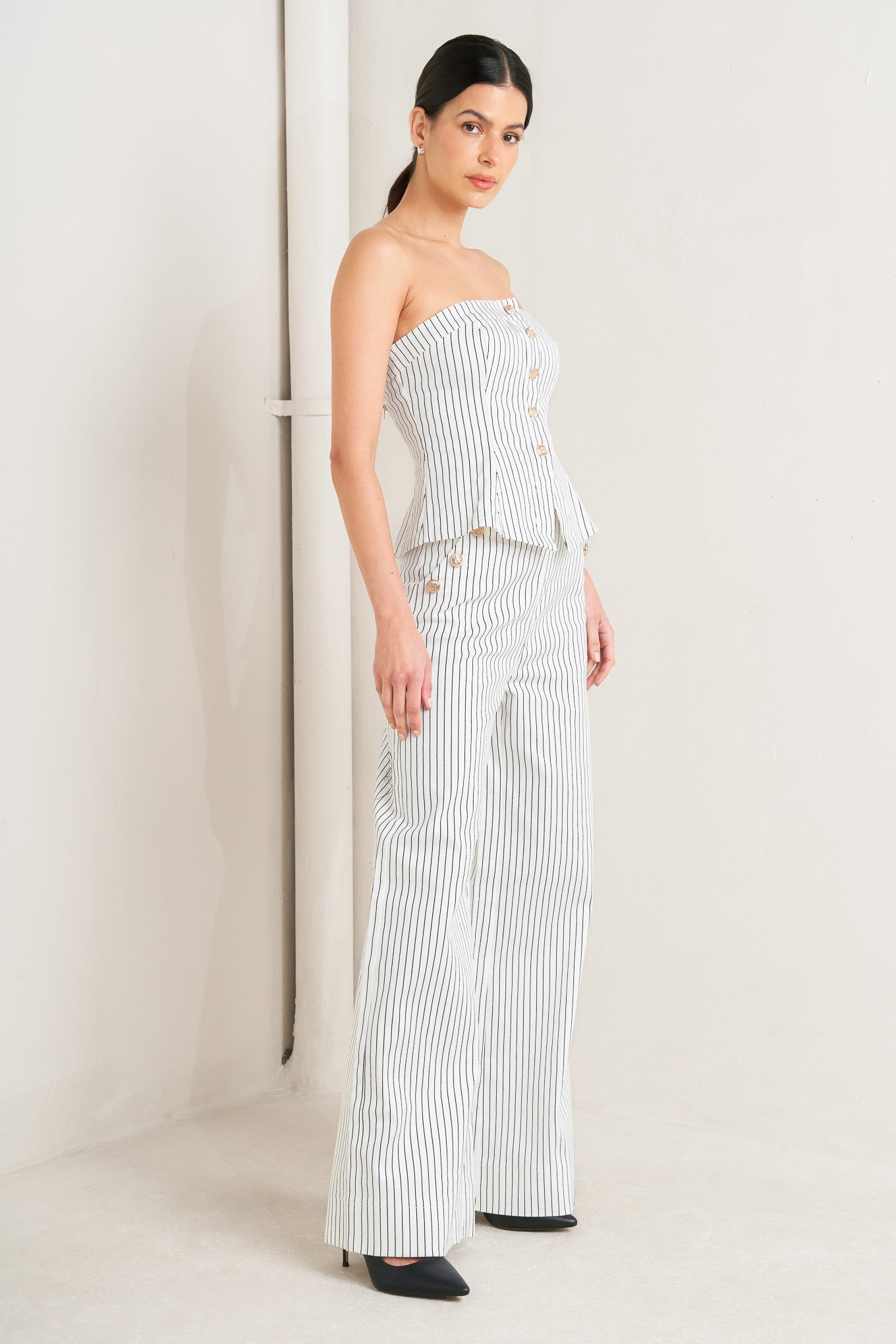 EFFORTLESS FORM STRIPE WOVEN TWILL TOP