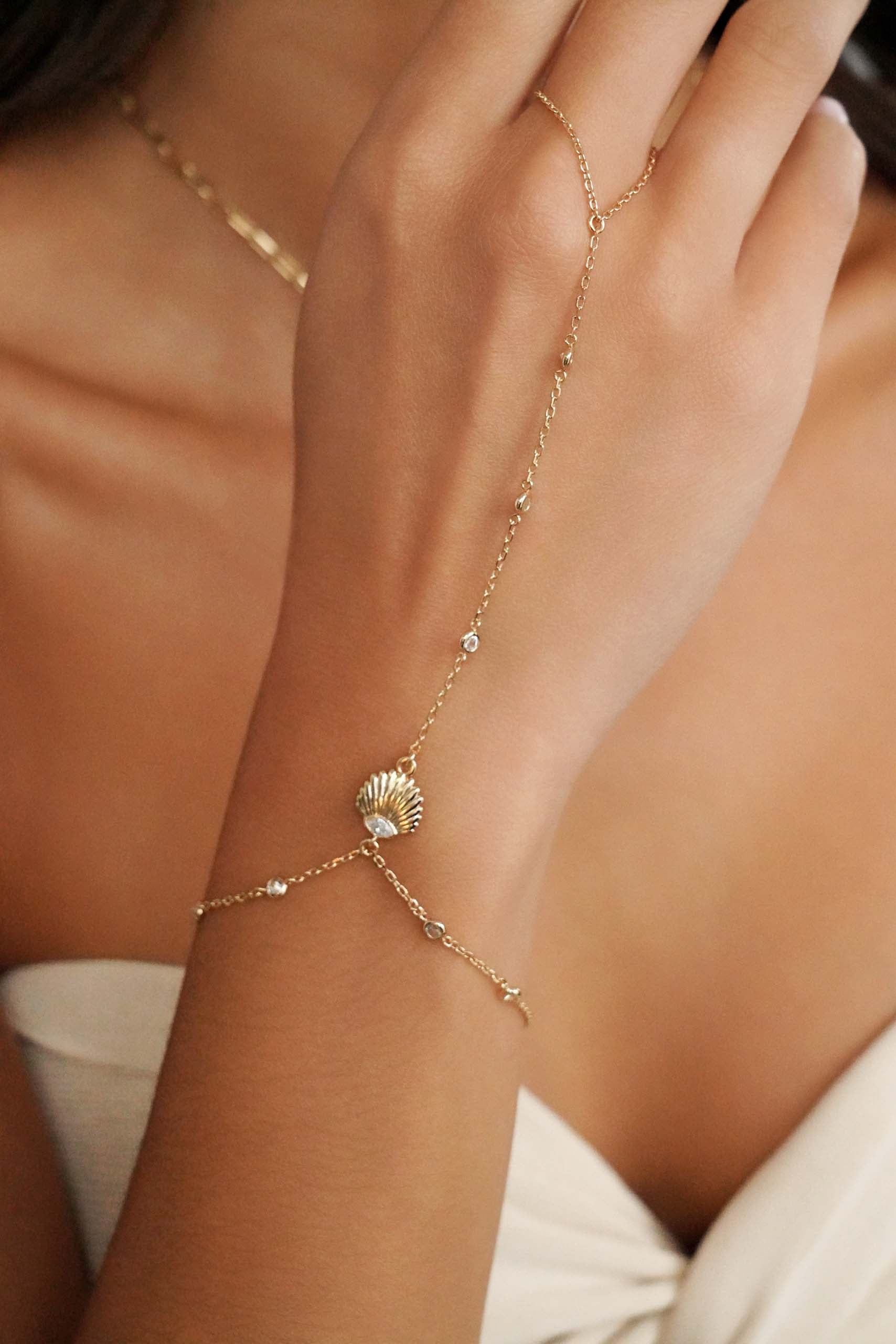 Santorini Shell Hand Chain