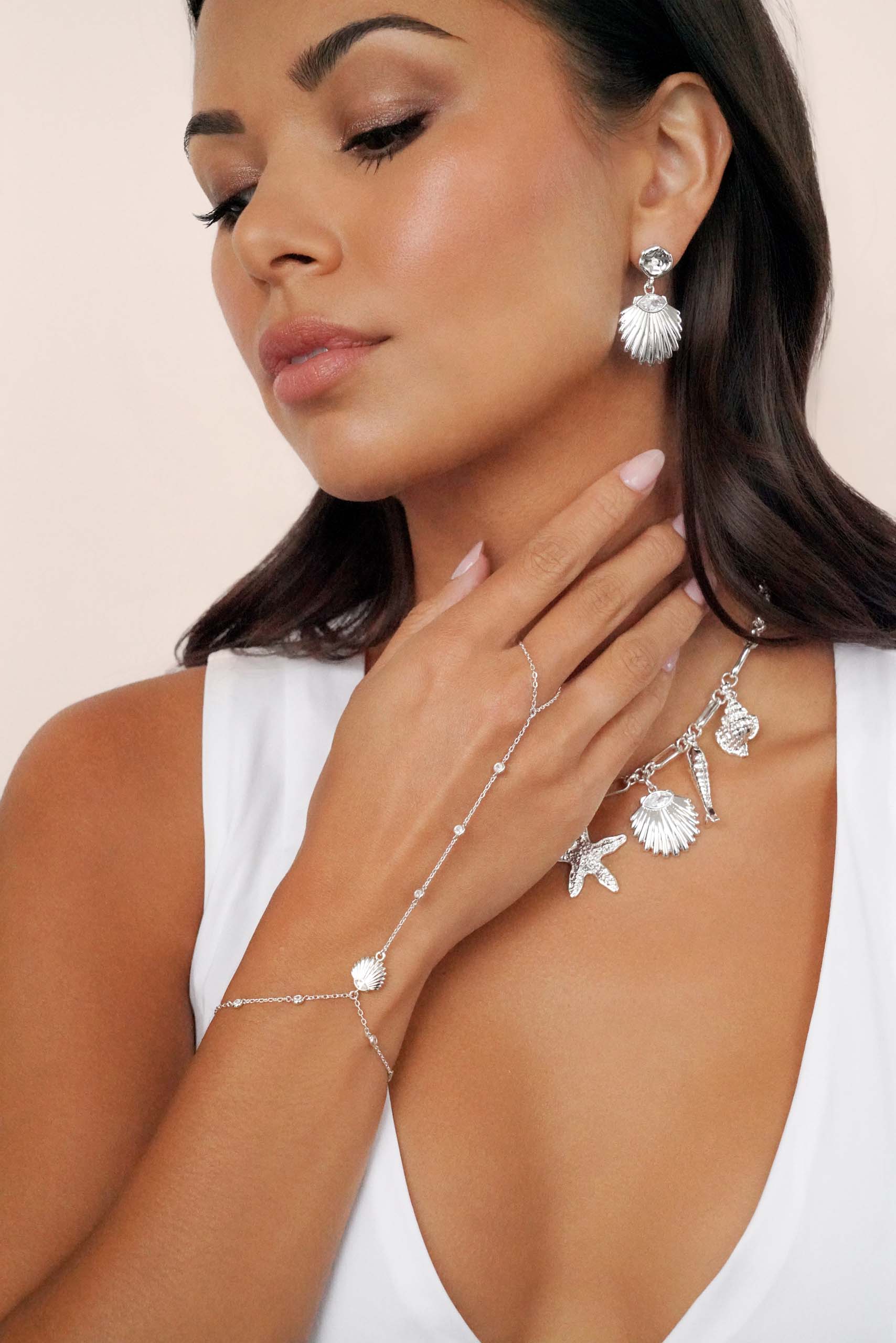 Santorini Shell Hand Chain