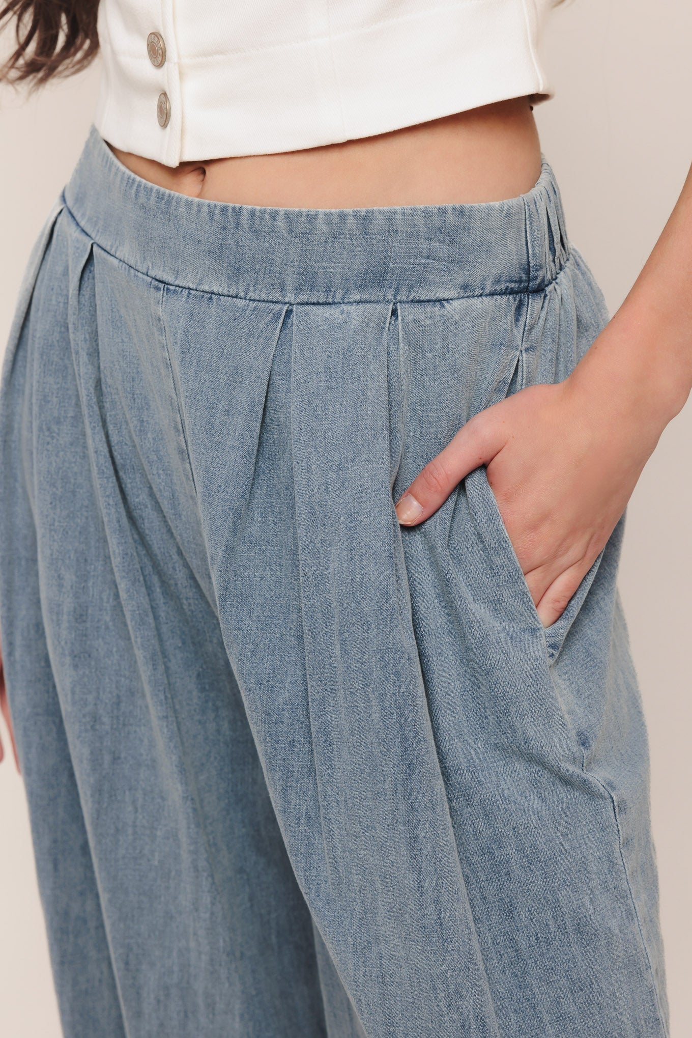 RELAXED DRAPE LIGHTWEIGHT DENIM PANTS