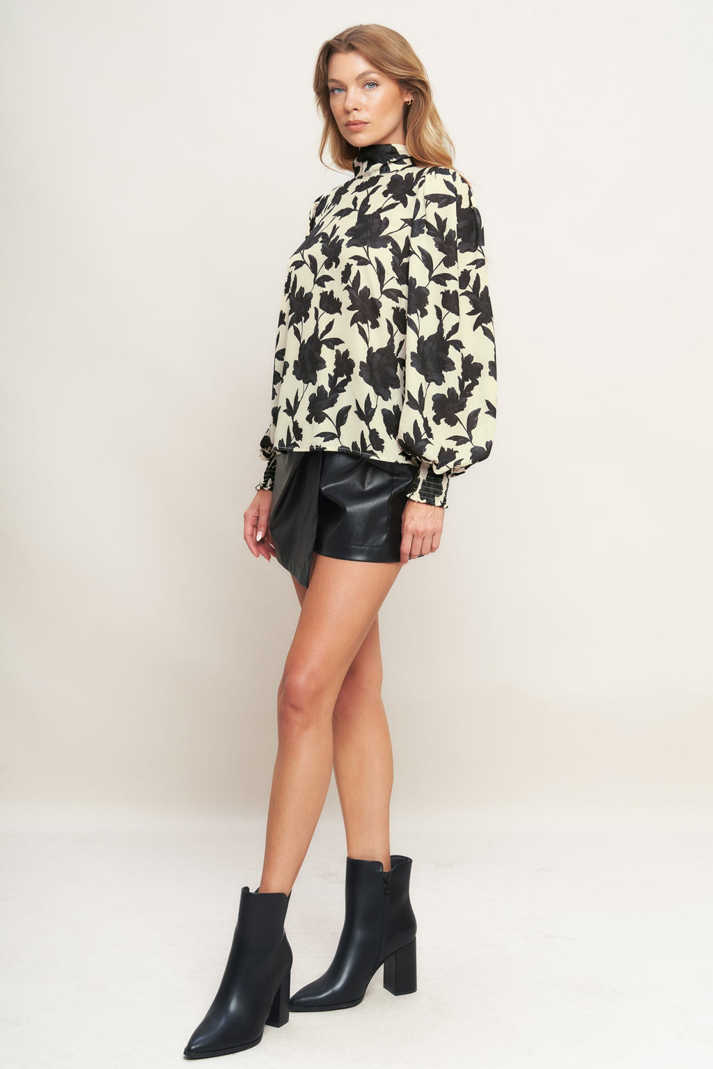 FREEDOM FLORAL STATEMENT WOVEN TOP