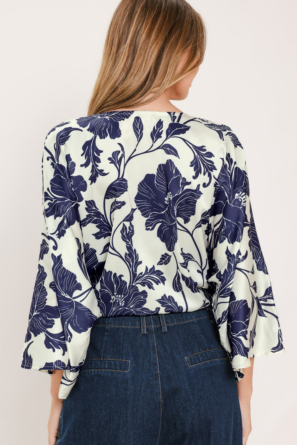 White Magnolia Current Top