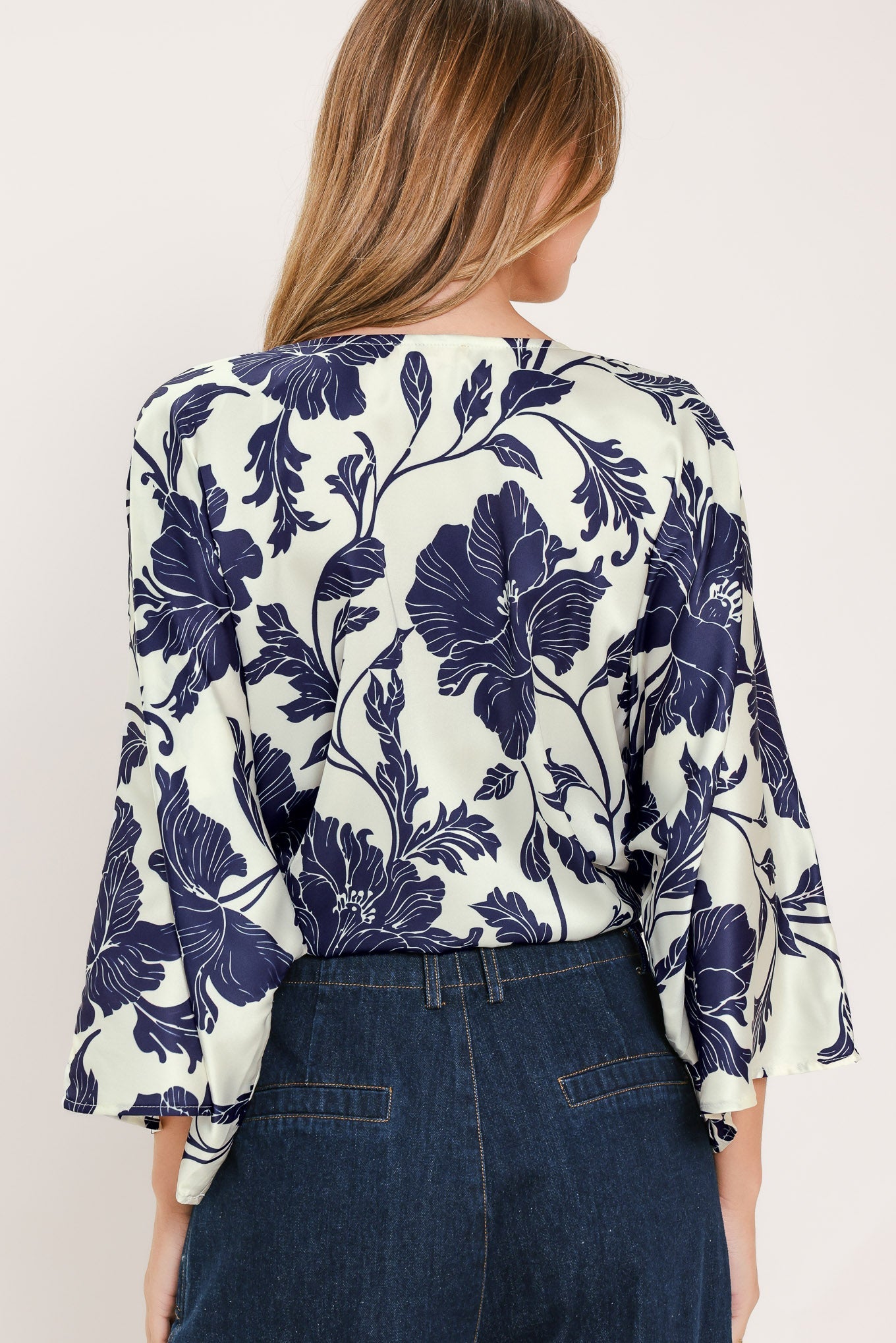 White Magnolia Current Top