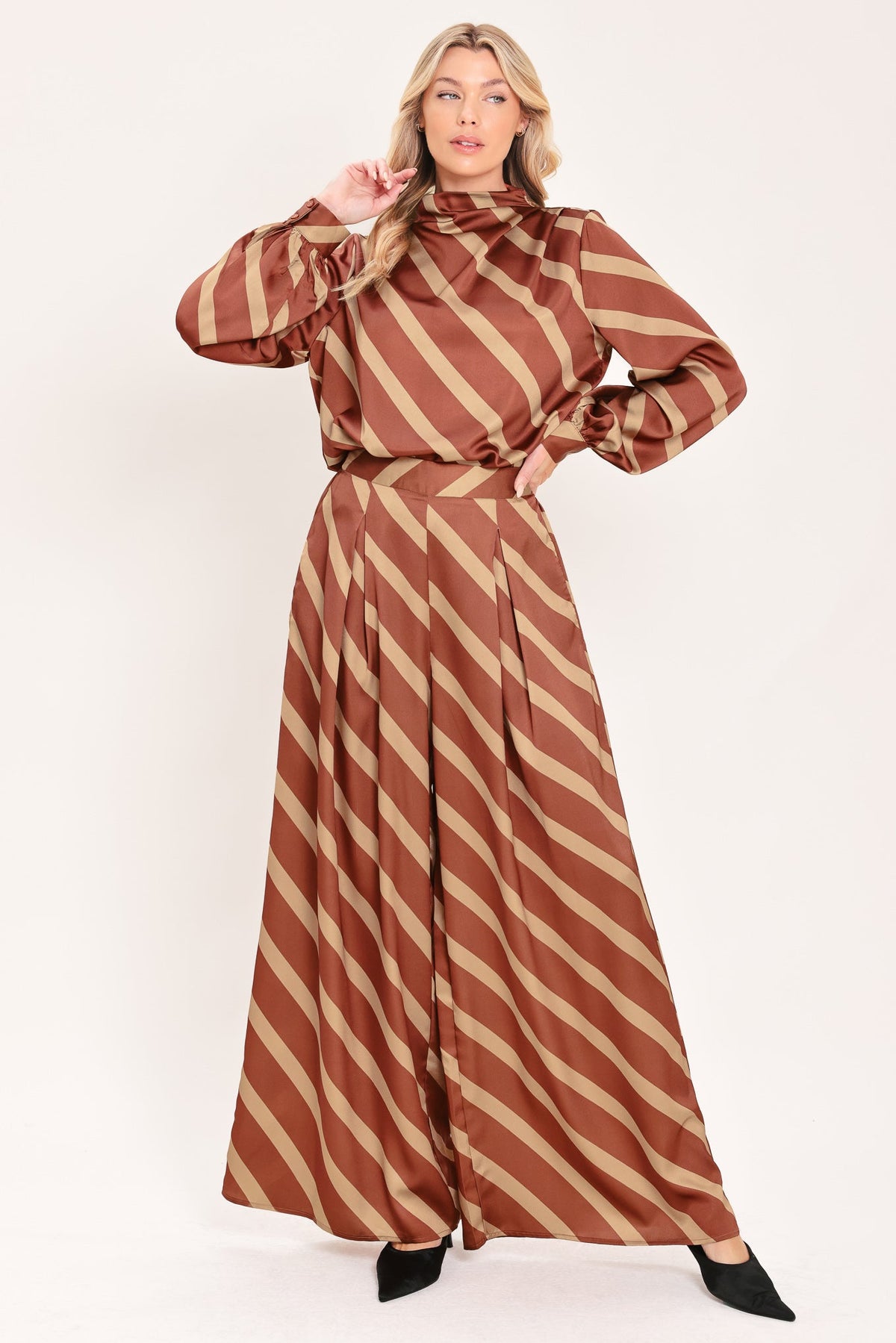 Toffee Diagonal Flow Top