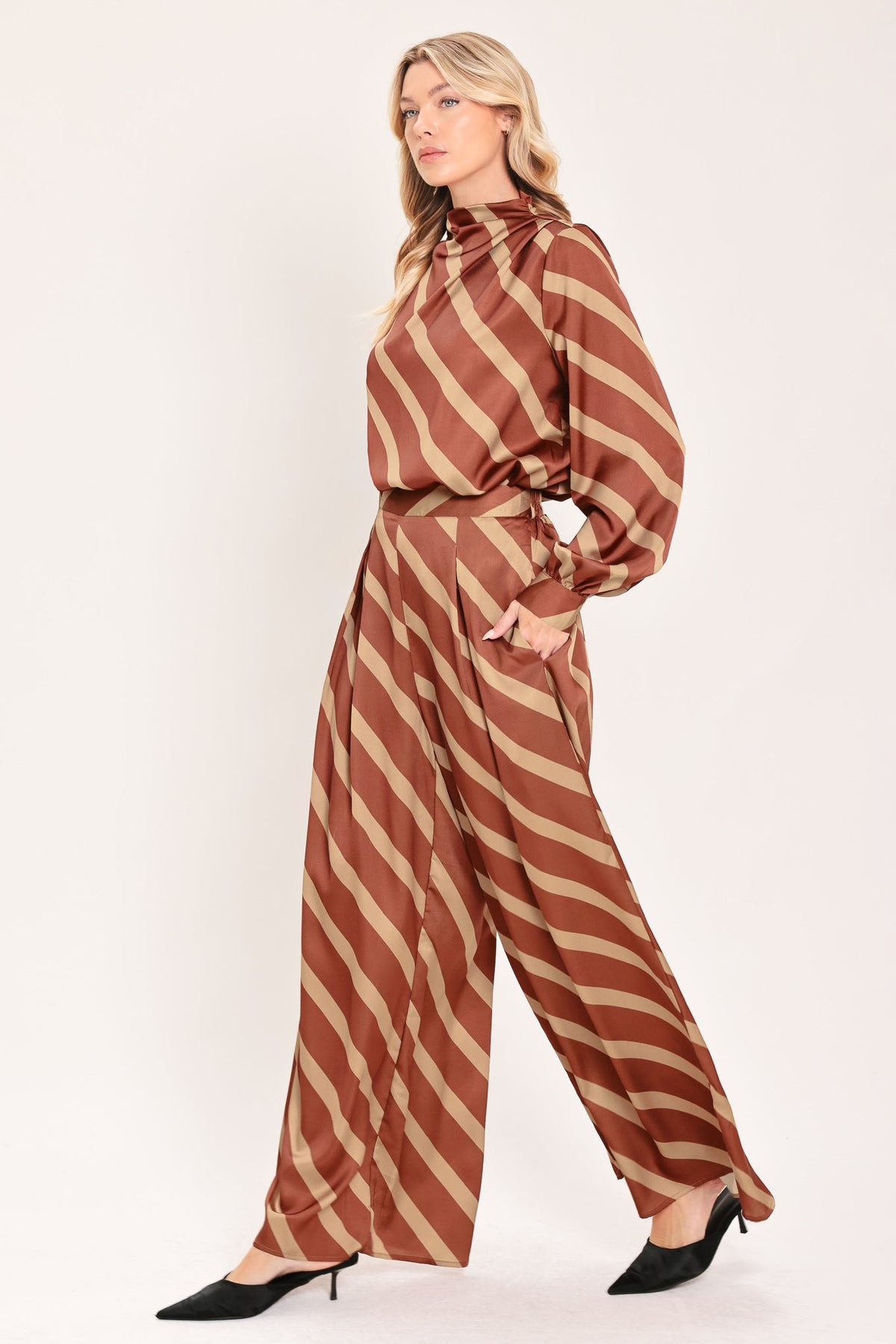 Toffee Diagonal Flow Top