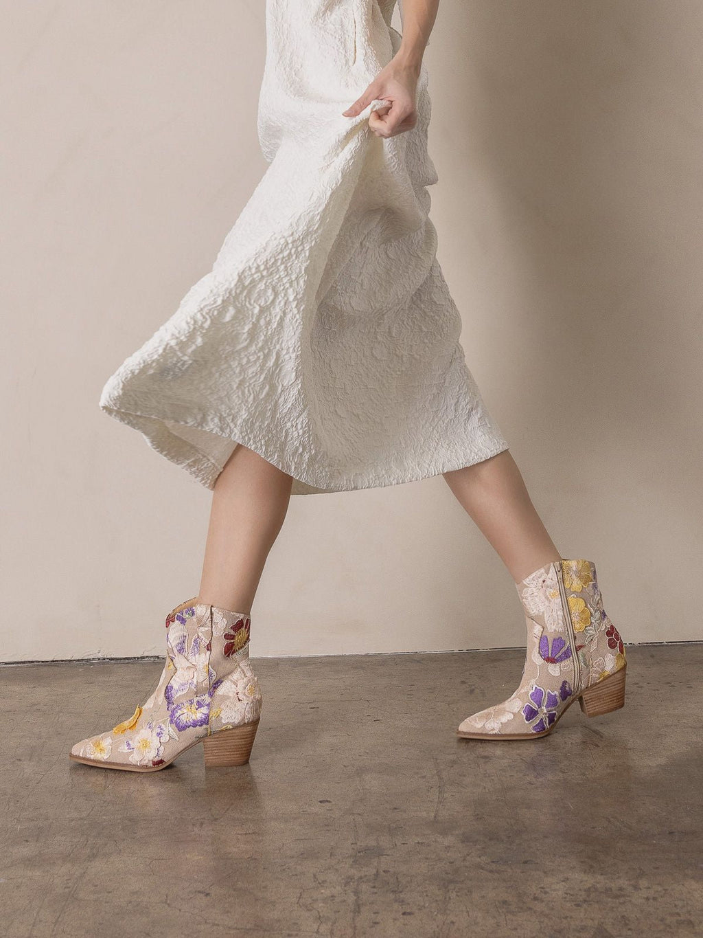 The Wanda | Taupe Floral Appliqué Cowgirl Boot