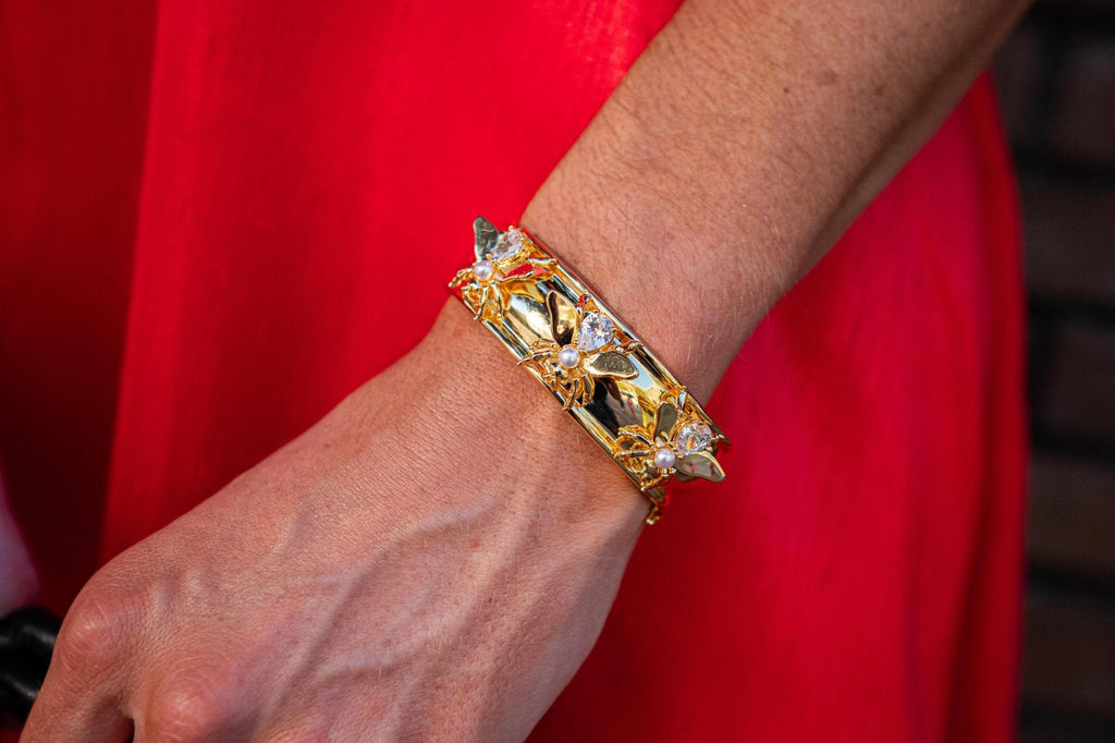 Bee Hinged Cuff - 18k Gold Plated