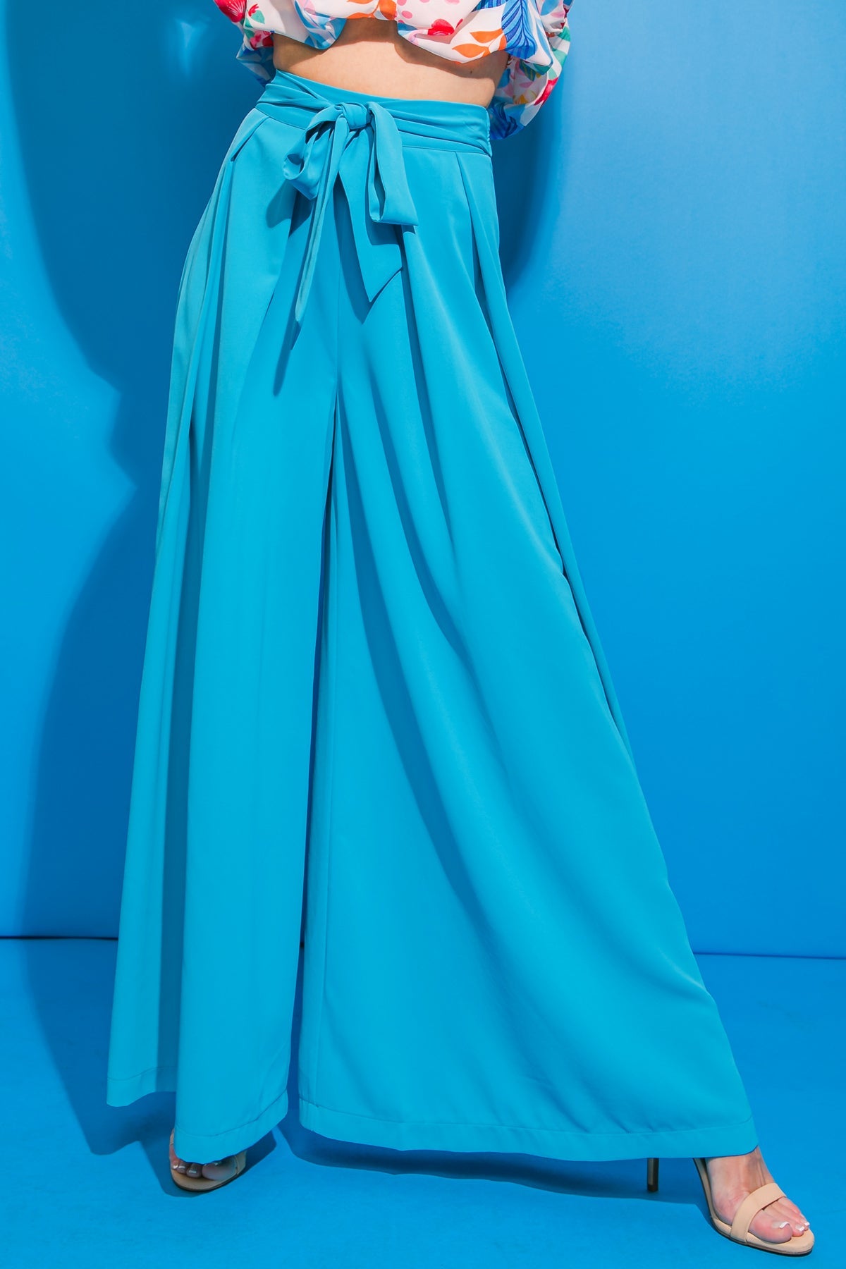 Woven wide leg pants with pleats, self-tie, side zipper