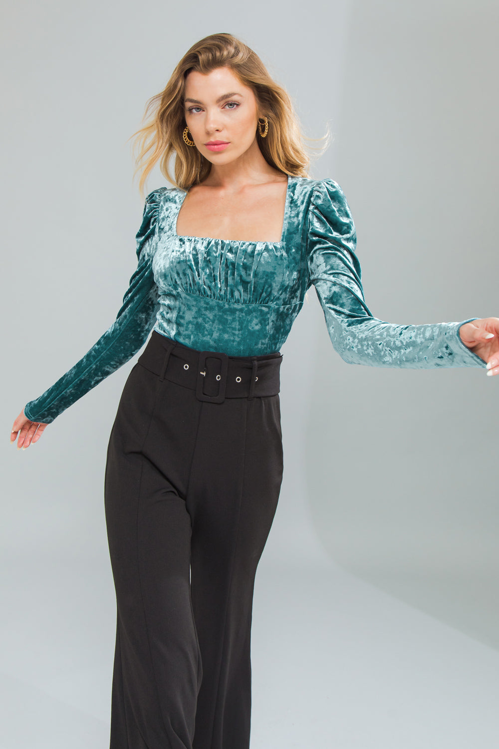 PUT ON A SHOW VELVET TOP
