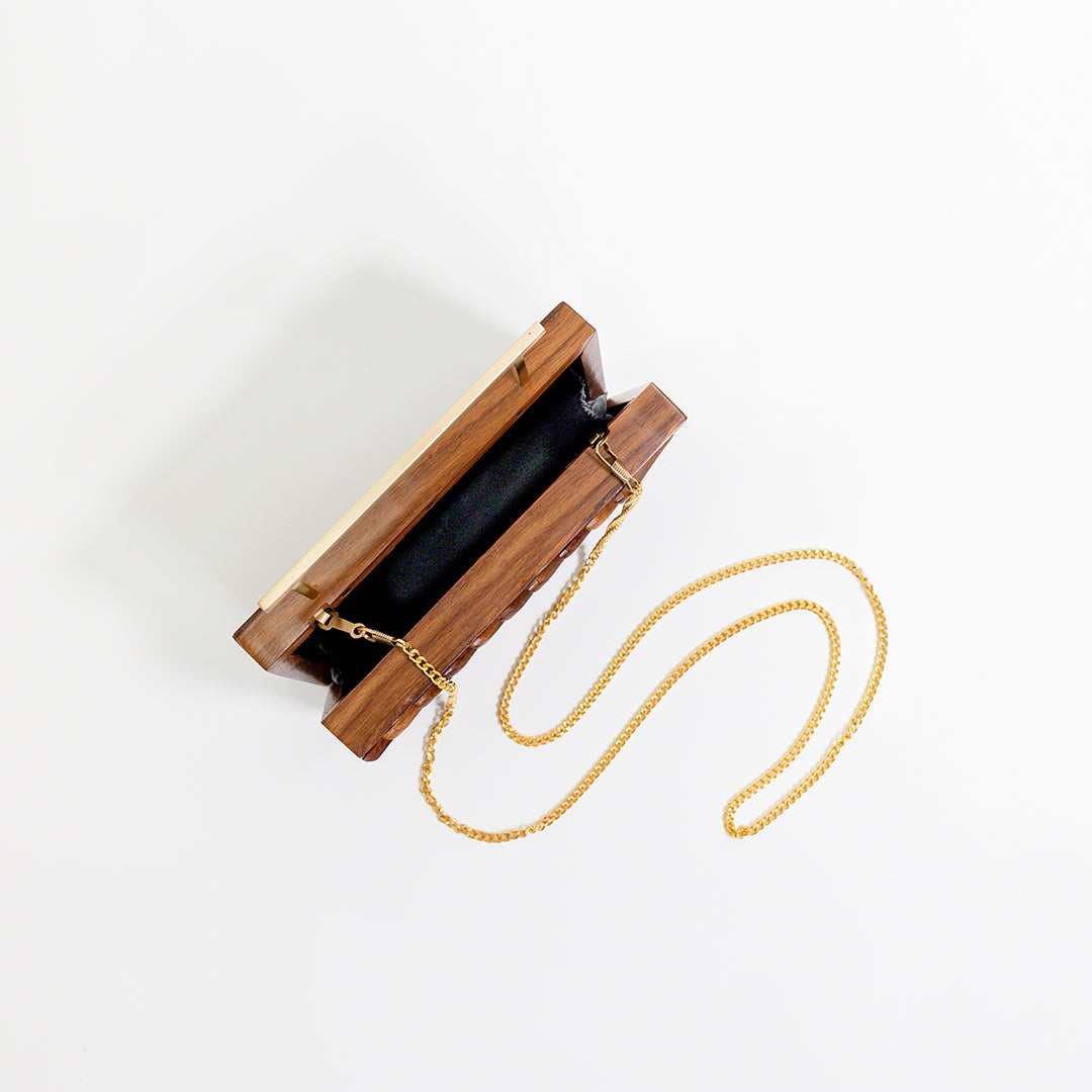Gleaming Edge Clutch